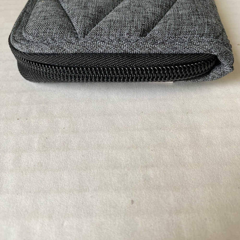 Lug Rodeo 2 Wallet Wristlet Heather Grey New - Picture 8 of 16
